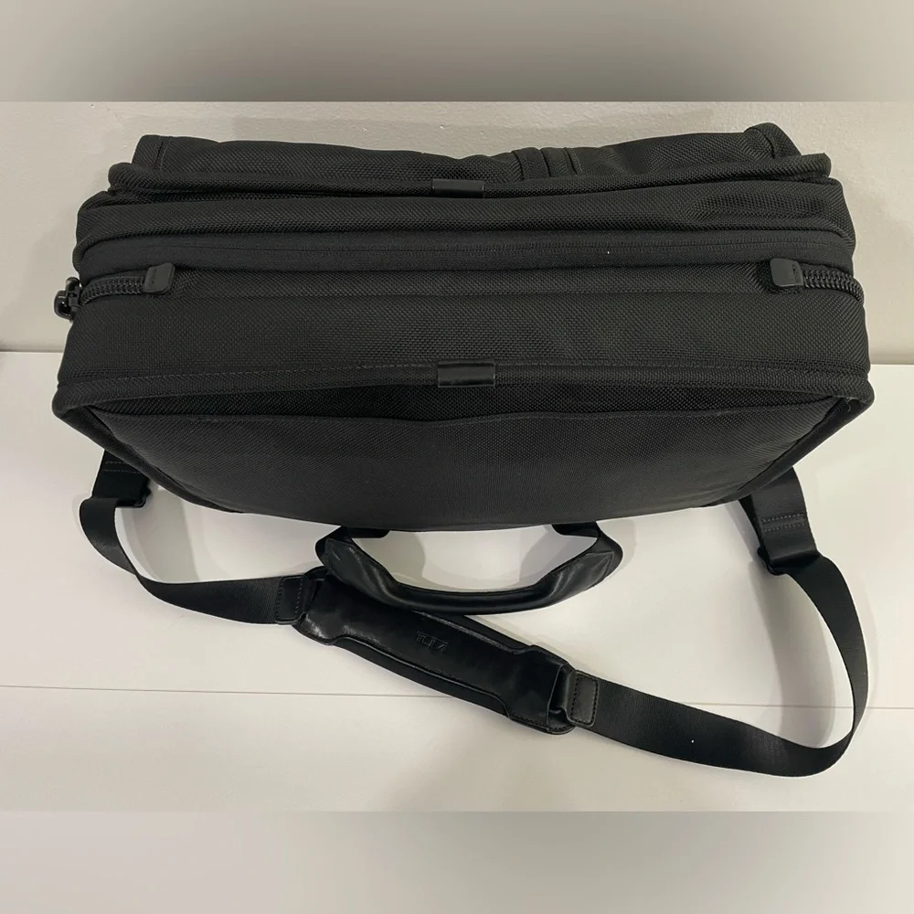 Tumi Alpha T-Pass 26145DH Travel Bag‎ expandable Laptop Brief Luggage Black